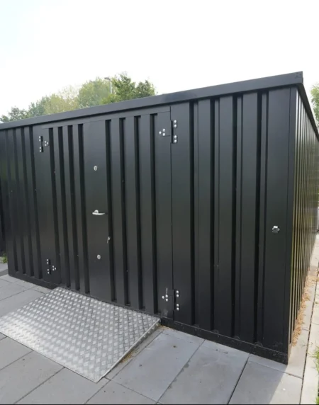 Contentor desmontável de 6 x 4 m – Modelo padrão – 3 portas duplas