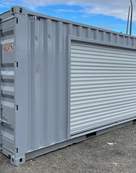Contentor de 20 pés com porta de enrolar 12