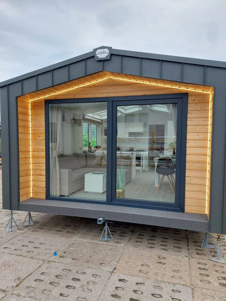 Casa móvel de luxo e prestígio, 12,05 x 4,0 metros.